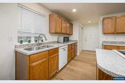 369 Pamela Ct, Jefferson, OR 97352 - Photo 15