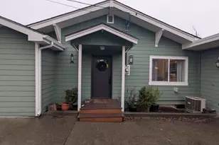 821 Liberty St St, Silverton, OR 97381 - Photo 1