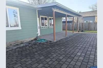 821 Liberty St, Silverton, OR 97381 - Photo 17
