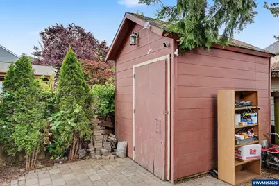 810 SE Locust St, Dundee, OR 97115 - Photo 35