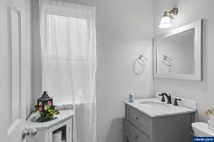 810 SE Locust St, Dundee, OR 97115 - Photo 15