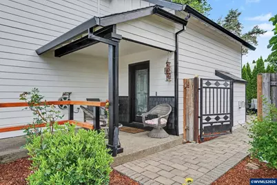 810 SE Locust St, Dundee, OR 97115 - Photo 5