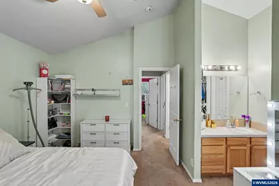 810 SE Locust St, Dundee, OR 97115 - Photo 23
