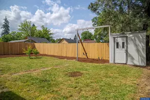 270 Gwinn St W, Monmouth, OR 97361 - Photo 33