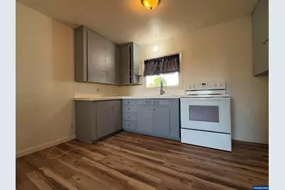 270 Gwinn St W, Monmouth, OR 97361 - Photo 5