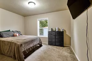 11633 Warbler Ln NE, Aurora, OR 97002 - Photo 35