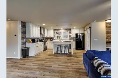 11633 Warbler Ln NE, Aurora, OR 97002 - Photo 9