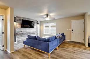 11633 Warbler Ln NE, Aurora, OR 97002 - Photo 5