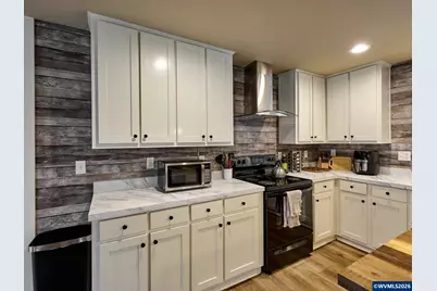 11633 Warbler Ln NE, Aurora, OR 97002 - Photo 15