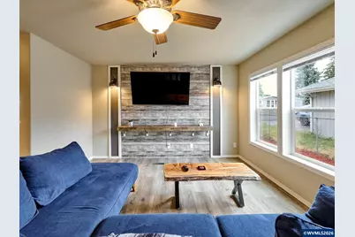 11633 Warbler Ln NE, Aurora, OR 97002 - Photo 5