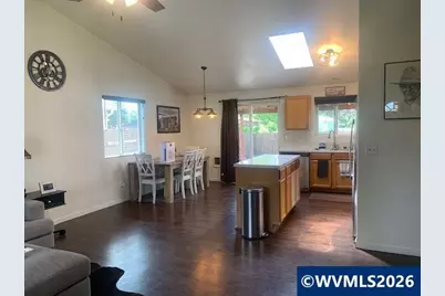 1048 Kees St, Lebanon, OR 97355 - Photo 3