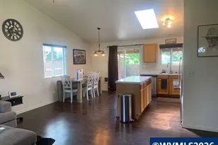1048 Kees St, Lebanon, OR 97355 - Photo 3