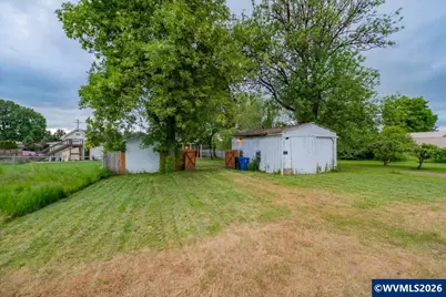 221 N 3rd St, Jefferson, OR 97352 - Photo 31
