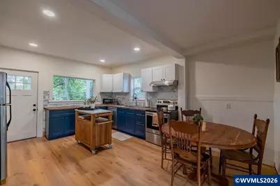 221 N 3rd St, Jefferson, OR 97352 - Photo 13