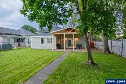 221 N 3rd St, Jefferson, OR 97352 - Photo 29