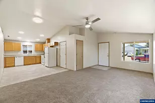 4439 Longacres Ave NE, Salem, OR 97301 - Photo 9