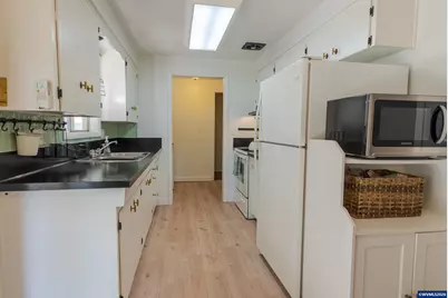 995 Baxter Rd SE, Salem, OR 97306 - Photo 9