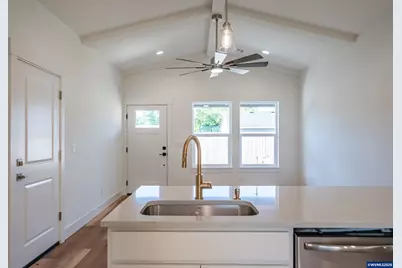 730 E Elmore St, Lebanon, OR 97355 - Photo 9