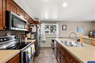 1108 Karen Way NW, Salem, OR 97304 - Photo 13