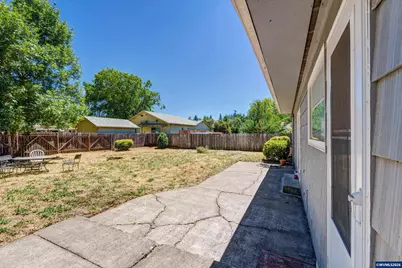 1045 SW Grove St, Corvallis, OR 97333 - Photo 17