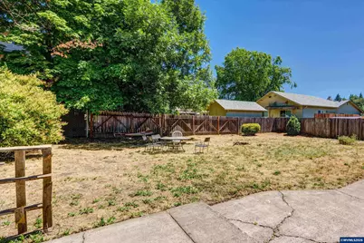 1045 SW Grove St, Corvallis, OR 97333 - Photo 21