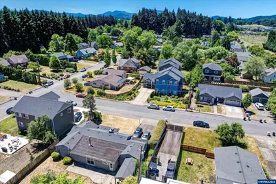 1045 SW Grove St, Corvallis, OR 97333 - Photo 31