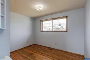 2043 Sallal Rd, Woodburn, OR 97071 - Photo 9