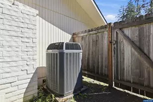 488 Cascade Dr, Springfield, OR 97478 - Photo 37