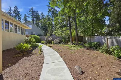 488 Cascade Dr, Springfield, OR 97478 - Photo 41