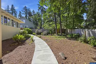 488 Cascade Dr, Springfield, OR 97478 - Photo 41