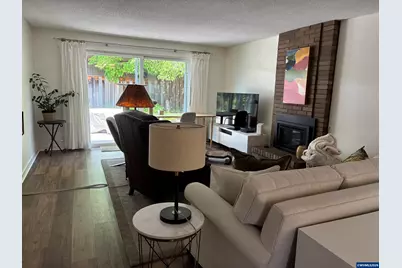 1043 Cardinal St NW, Salem, OR 97304 - Photo 9