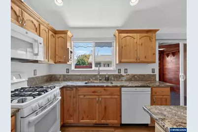 4940 Keiko Ct NE, Salem, OR 97305 - Photo 15