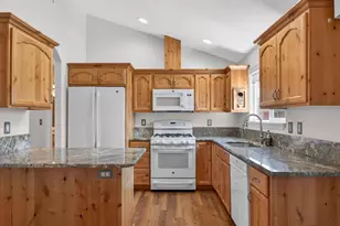 4940 Keiko Ct NE, Salem, OR 97305 - Photo 13