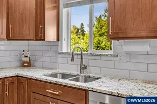 1149 Dahlia St, Woodburn, OR 97071 - Photo 11