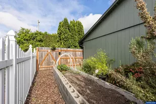 1020 45th Ave NE, Salem, OR 97301 - Photo 21
