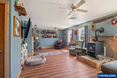 955 F St, Lebanon, OR 97355 - Photo 5