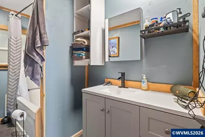 955 F St, Lebanon, OR 97355 - Photo 17