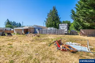 955 F St, Lebanon, OR 97355 - Photo 23