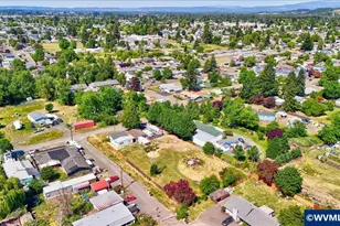955 F St, Lebanon, OR 97355 - Photo 33