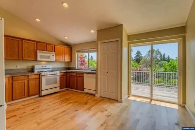 2190 NW Cluster Oak Av, Albany, OR 97321 - Photo 7