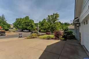 2190 NW Cluster Oak Ave, Albany, OR 97321 - Photo 31