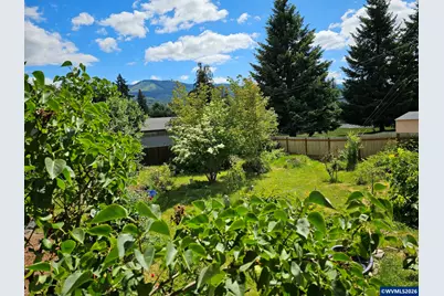 329 S 1st Av, Mill City, OR 97360 - Photo 41