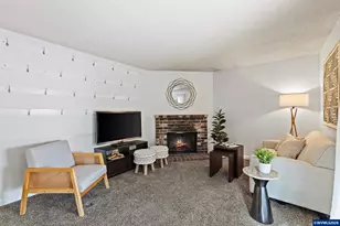 5585 Fairfield Ct S, Salem, OR 97306 - Photo 17