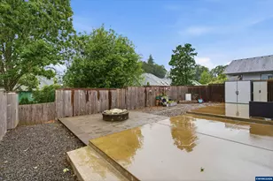 393 NW Denton Ave, Dallas, OR 97338 - Photo 33