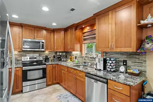 3030 Hollyridge Lp NE, Salem, OR 97305 - Photo 13