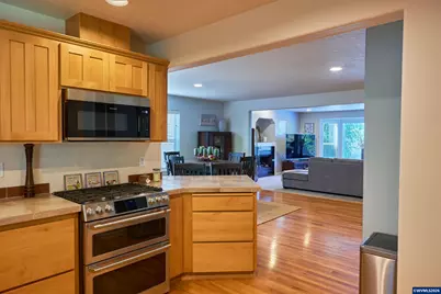 1280 Westbrook Dr NW, Salem, OR 97304 - Photo 13