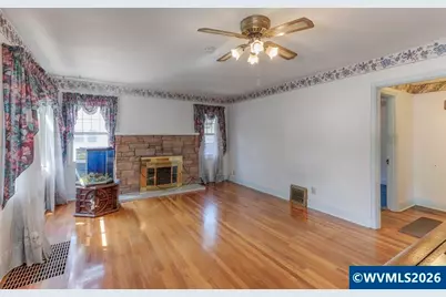 965 15th St NE, Salem, OR 97301 - Photo 9