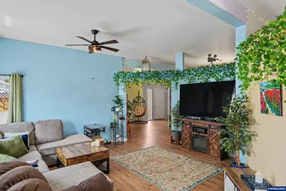 631 N 12th St, Philomath, OR 97370 - Photo 7
