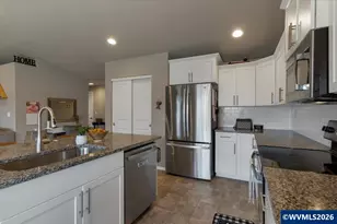 2271 Cheadle Lk Ct, Lebanon, OR 97355 - Photo 11
