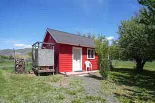 15682 Hwy 395, Lakeview, OR 97630 - Photo 31